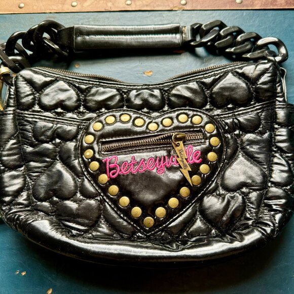 Vintage Betsey Johnson  black hearts purse (INTERNATIONAL WOMEN'S PRICE DROP) - Picture 4 of 10